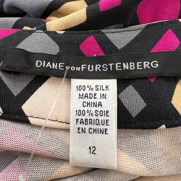 Silk Diane von Furstenberg dress - Picture 2 of 4